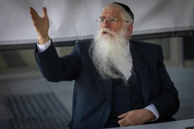 MK Meir Porush hunger strike outside the Ministry of Justice in Jerusalem following the arrest of yeshiva students for refusing to enlist in the Israeli military, August 7, 2025. Photo by Chaim Goldberg/Flash90