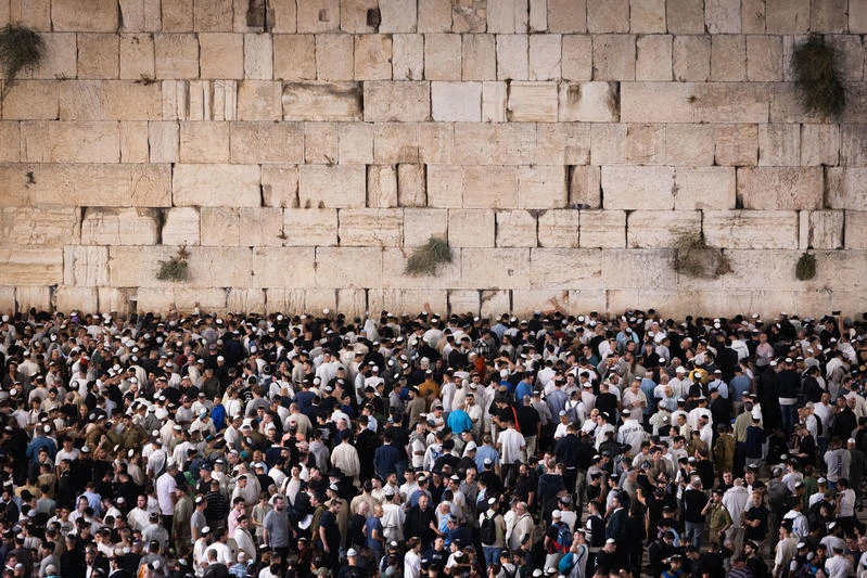 Jews praying for forgivness (Selichot), at the Western Wall in the Old City of Jerusalem, early on October 1, 2025, on the eve of the Jewish holiday of Yom Kippur. Photo by Chaim Goldberg/Flash90