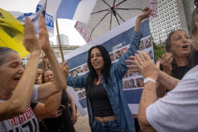Celebrations at Hostage Square in Tel Aviv as the agreement on a hostage release is announced. In the photo: Einav Zangauker, whose son Matan is held in captivity in Gaza. October 09, 2025. Photo by Miriam Alster/FLASH90