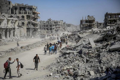 Palestinians return to their homes following a ceasefire agreement between Israel and Hamas, in the northern Gaza Strip, on October 12, 2025. Photo by Fathi Ibrahim/Flash90