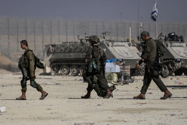 Israeli soldiers seen near the Israeli border with the Gaza Strip, November 10, 2025. Photo by Tsafrir Abayov/Flash90