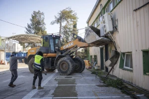 Israeli forces demolish the former UNRWA offices in Jerusalem following legislation passed by the Knesset, January 20, 2026. Photo by Yonatan Sindel/Flash90