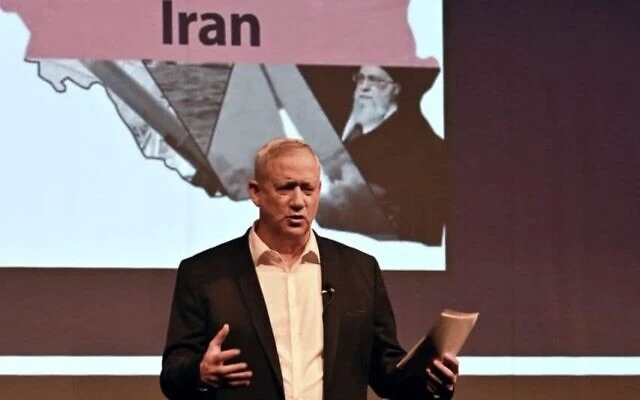 Defense Minister Benny Gantz speaks to foreign diplomats at a briefing, August 25, 2021. (Photo: Ariel Hermoni/Defense Ministry)