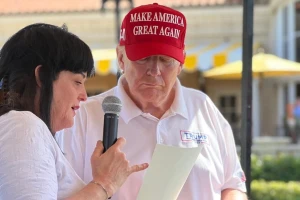 Judith Raanan, the first hostage released from Hamas captivity,  with President-elect Trump in Florida 10.12.2024 (Photo used under section 27A of the copyright law).