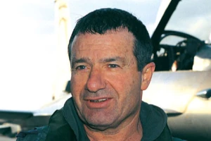 Giora Epstein in 1988. Photo: Wikimedi / IDF