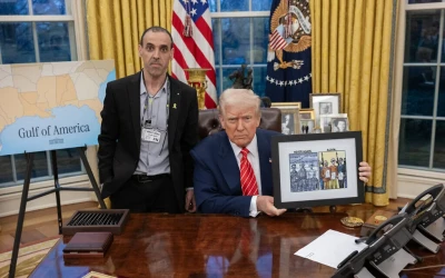 Released Israeli hostage Eli Sharabi with US President Donald Trump in the Oval Office. (White House/X)