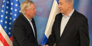 Prime Minister Netanyahu with US Senator Lindsey Graham.  Credit: GPO/Amos Ben Gershom