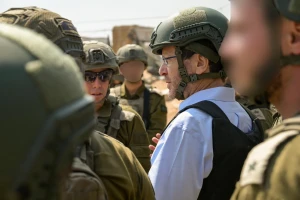 Isaac Herzog in Gaza border with IDF soldiers, July 23 2025. Photo: Isaac Hezog X
