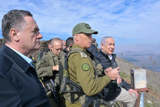 Prime Minister Benjamin Netanyahu and Defense Minister Israel Katz visit the Golan Heights, 8 December, 2024. 
Photo: Koby Gideon (GPO)