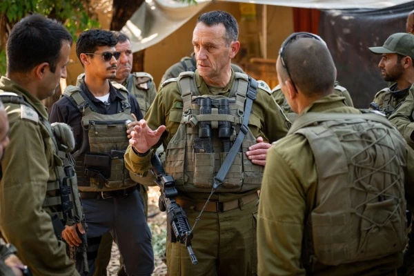 The Chief of Staff, Lieutenant General Herzi Halevi, conducted a tour and assessment on tuesday with the Commissioner of Fire and Rescue Services for Israel, Major General Eyal Caspi, at the 'Gibor' camp on the northern border, with the participation of the 91st Division Commander, Brigadier General Shai Kalper, the Northern District Fire and Rescue Commander, Commissioner Yair Elkaim, and other commanders, On June 4, 2024 (Photo: IDF).