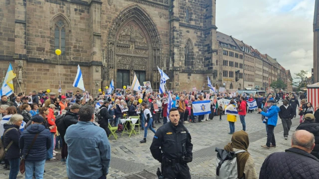 Crowd marks the second anniversary of the October 7 massacre in the southern German city of Nuremberg, Germany, on October 7, 2025 (Photo: AIN Staff)