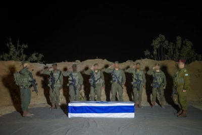 IDF soldiers operating in military protocal by Sutthisak Rintalak's coffin, fallen hostage who was returned to Israel, December 4, 2025. Photo: IDF Telegram