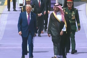 U.S. President Donald Trump is welcomed by Saudi Crown Prince Mohammed bin Salman during an official arrival ceremony in Riyadh, May 13, 2025. (Photo: Screenshot)