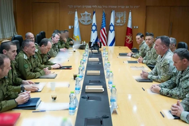 CENTCOM Commander General Michael “Erik” Kurilla and IDF Chief of the General Staff LTG Eyal Zamir during a joint meeting with senior IDF commanders to discuss strategic regional security issues, Israel, April 3, 2025.
Photo: IDF