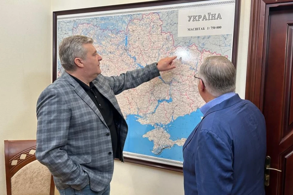 Joel C. Rosenberg meets with a Ukrainian Evangelical leader in Kyiv. (Photo: All Israel News staff)