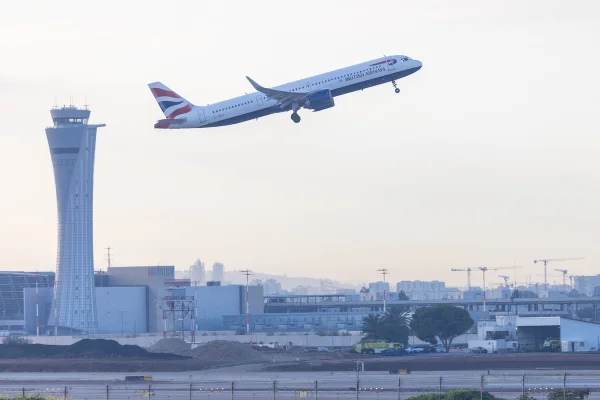 International airlines hesitate to restart Israel routes amid an unstable security situation