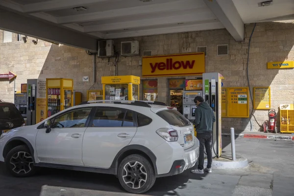 Israel gas prices set to hit record high of over $10 a gallon as global oil costs surge