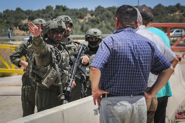 Israeli UN envoy hits back at ‘settler violence’ accusations while IDF evacuates illegal outpost that 'besieged' Palestinian home