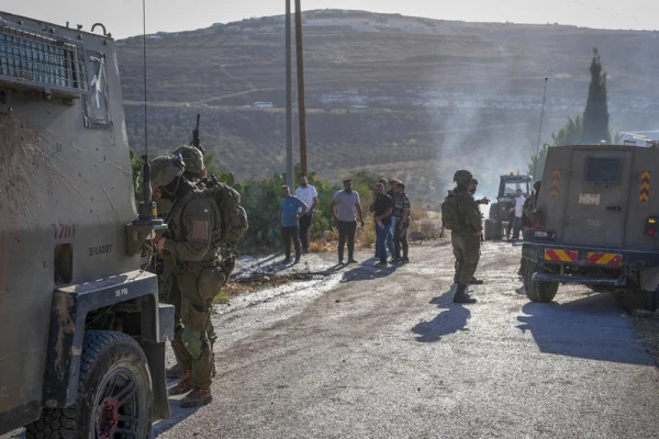 After attempted evacuation of settler tent outside Palestinian home, family still trapped inside