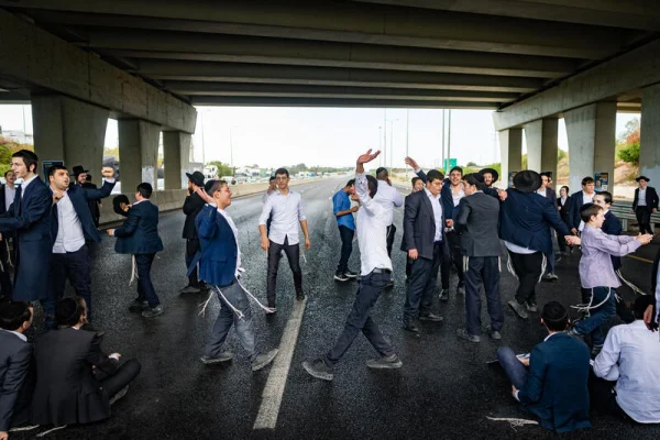 Haredi Protests Block Highway 4 | MediaBias News