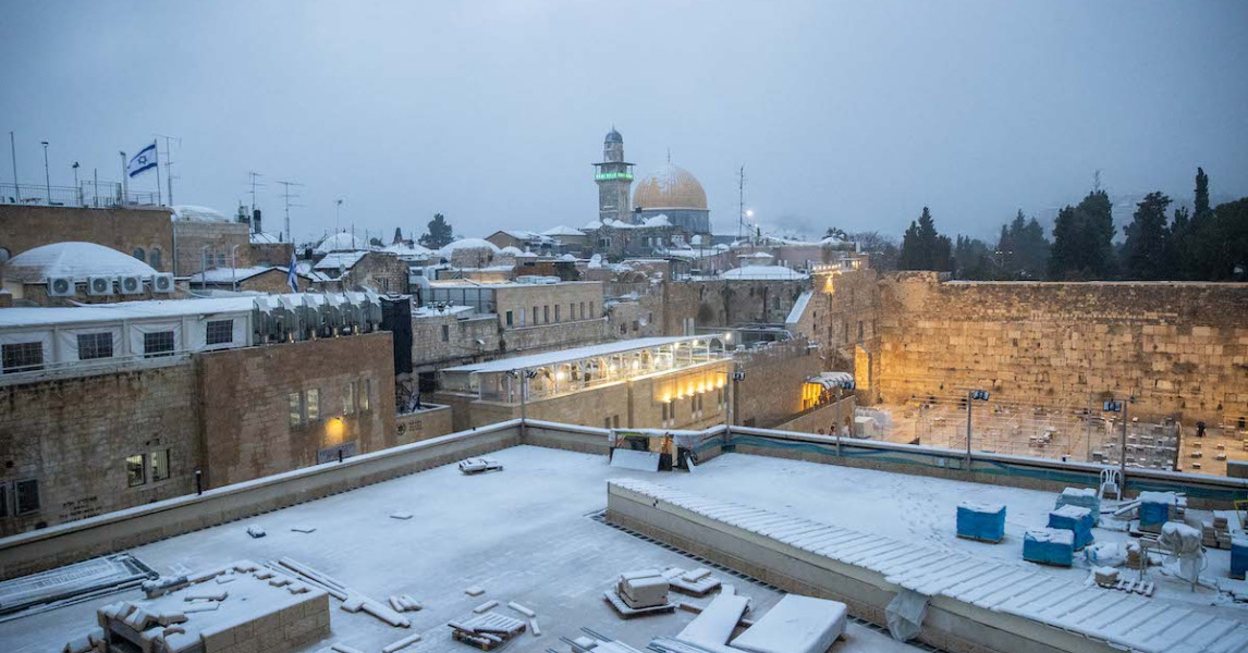 JERUSALEM OF WHITE: Israelis loving the biggest snow storm in 7 years ...