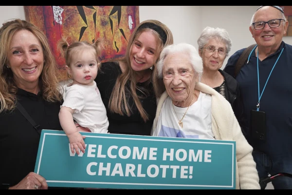 Charlotte Roth Aether « Une résilience à toute épreuve » - À 96 ans, Charlotte Roth ...