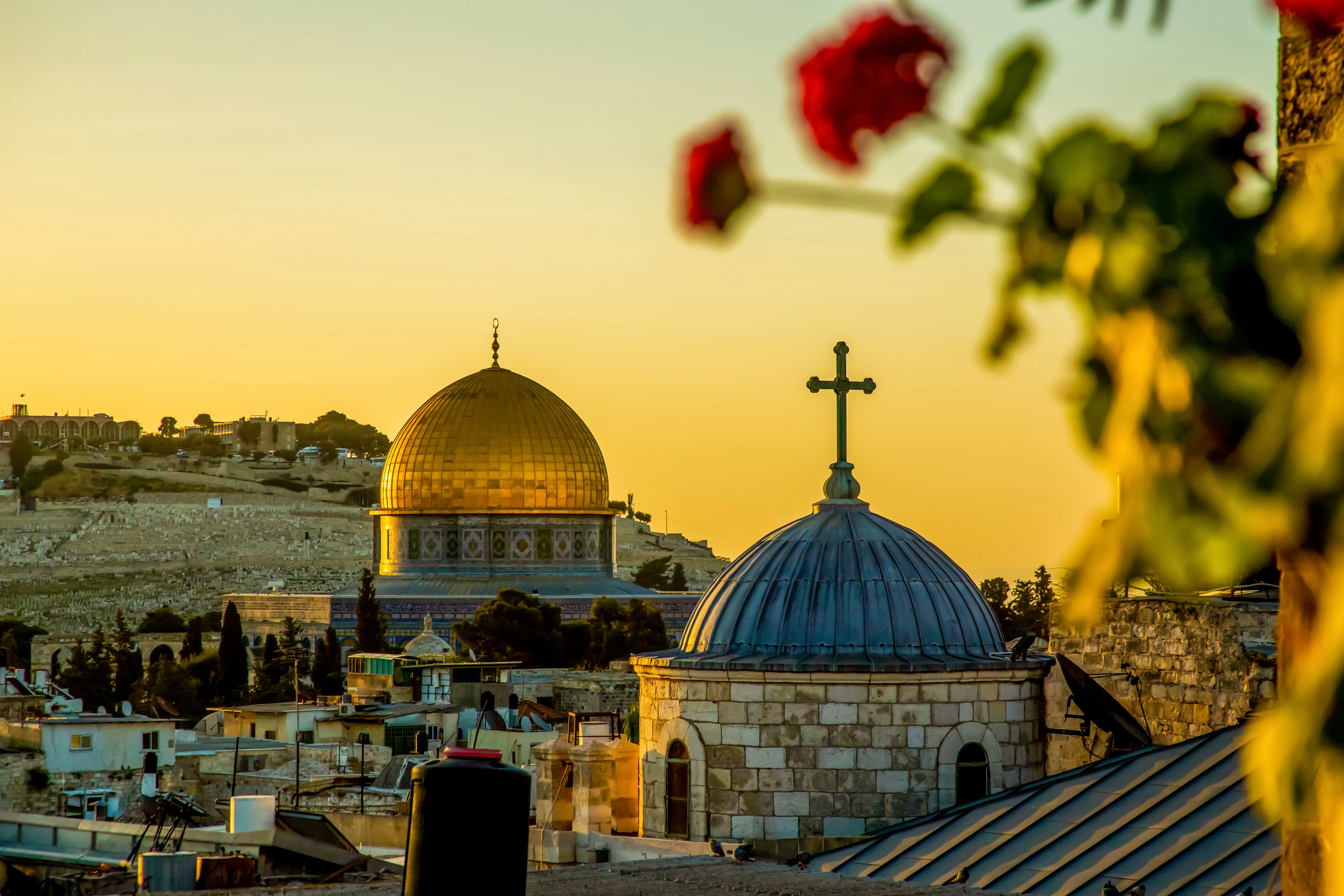 The dome of a Christian church and the Dome of the Rock in Jerusalem. (Shutterstock)