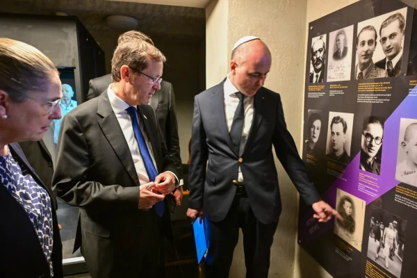 Romania: Israel's President Herzog warns of ‘alarming’ rise of antisemitism at Iași pogrom memorial