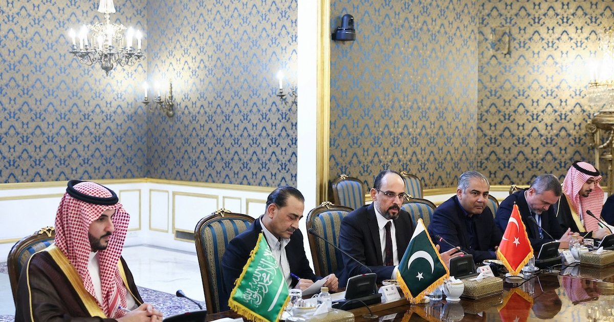 Iran hosts ‘Mecca pact’ members Saudi Arabia, Turkey, and Pakistan in effort to avert new escalation with US, Israel