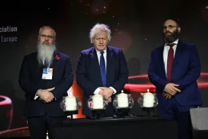 Rabbi Daniel Walker, former British Prime Minister Boris Johnson, Rabbi Menachem Margolin, November 3, 2025 (Photo: EJA Facebook)