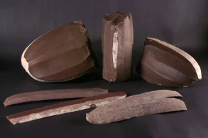The flint finds from the ancient workshop. 2025. Photo: Emil Aladjem, IAA