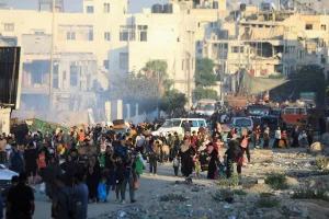 Palestinians, who fled the eastern part of Gaza City after they were ordered by Israeli army to evacuate their neighborhoods, carry their belongings, amid Israel-Hamas conflict, in Gaza City, July 7, 2024. (Photo: REUTERS/Dawoud Abu Alkas)