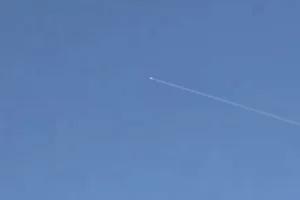 An Israeli interceptor missile is fired at a missile launched from Yemen by Houthis, July 21, 2024 (Photo: Screenshot)