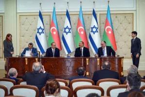 Prime Minister Benjamin Netanyahu and Minister of Jerusalem Affairs Zeev Elkin visit in Azerbaijan on December 13, 2016. Photo by Haim Zach/ Flash 90