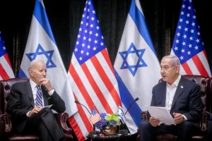 Israeli Prime Minister Benjamin Netanyahu meets with United States President Joe Biden in Tel Aviv, October 18, 2023 (Photo: Miriam Alster/Flash90).