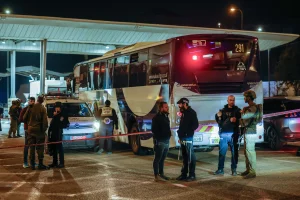 Israeli security forces at the scene of a shooting attack at "HaMinharot" checkpoint, near Jerusalem, December 12, 2024. Photo by Chaim Goldberg/Flash90