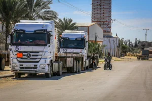 Palestinian trucks parked near the Kerem Shalom crossing, east of the city of Rafah, in the southern Gaza Strip, after Israel has stopped the entry of all humanitarian aid into Gaza, March 2, 2025. Photo by Abed Rahim Khatib/Flash90