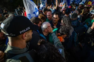 Israelis clash with police during a protest against Israeli prime minister Benjamin Netanyahu and his government, outside the Prime Minister’s Residence in Jerusalem, March 23, 2025. Photo by Yonatan Sindel/Flash90