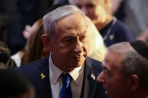 Israeli Prime Minister Benjamin Netanyahu attends a state memorial ceremony for fallen Israeli soldiers, at Mount Herzl military cemetery in Jerusalem, April 30, 2025. Photo by Marc Israel Selem/POOL ***POOL PICTURE, Flash 90