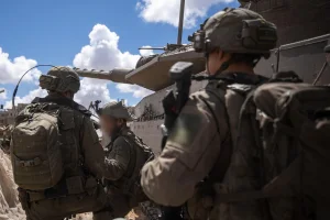 DF troops operate in the Shabura and Tel Al-Sultan areas in Rafah, Gaza Strip, April 18. 2025. (Photo: IDF)