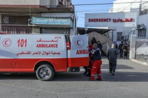 Palestinian Red Crescent first aid waiting to receive bodies from Al-Najjar Hospital in the city of Rafah, south of the Gaza Strip, on January 10, 2024. photo: Shutterstock
