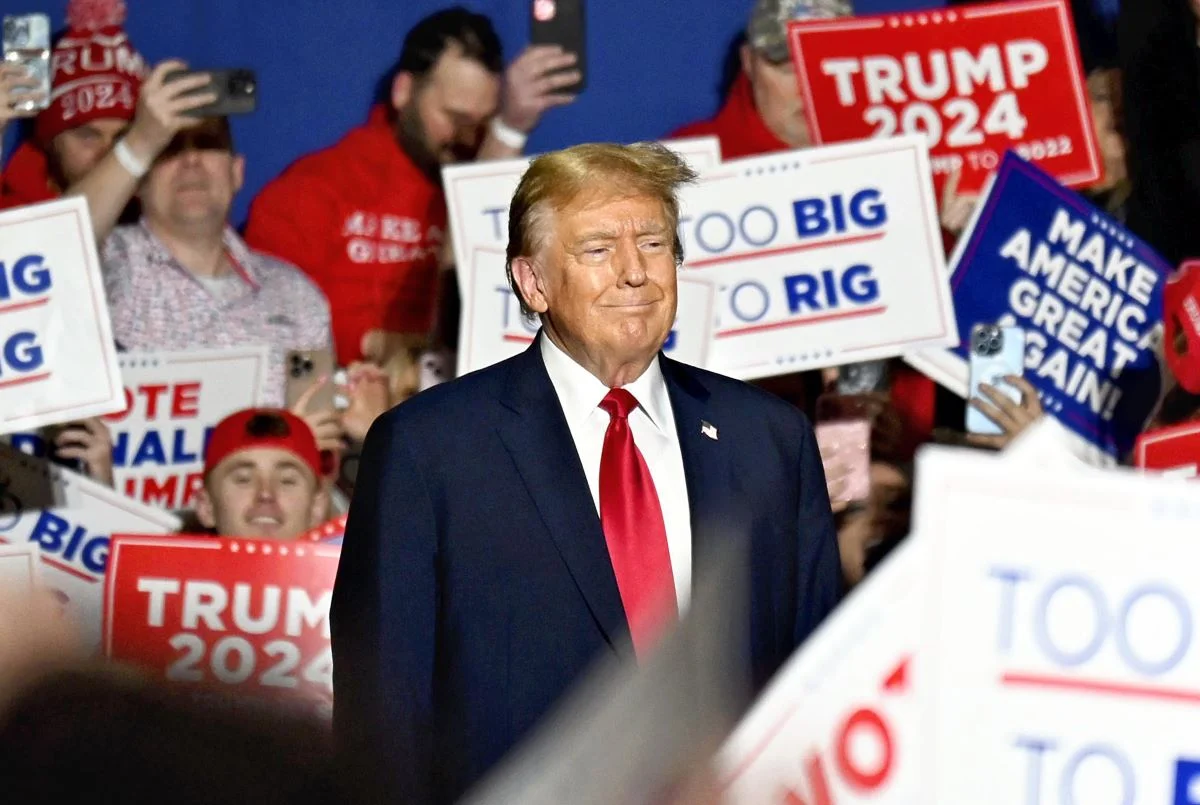 Former U.S. President Donald Trump receives cheers from his supporters during an election rally in North Carolina, USA on March 2, 2024 (Takayuki Fuchigami/The Yomiuri Shimbun via Reuters).