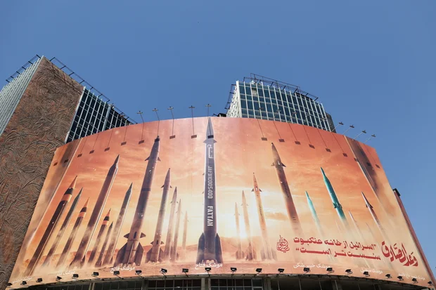 Autoridade iraniana ameaça atacar “o coração de Tel Aviv” caso os EUA ataquem o regime