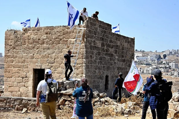 Netanyahu orders evacuation of unauthorized Israeli outposts in Judea and Samaria