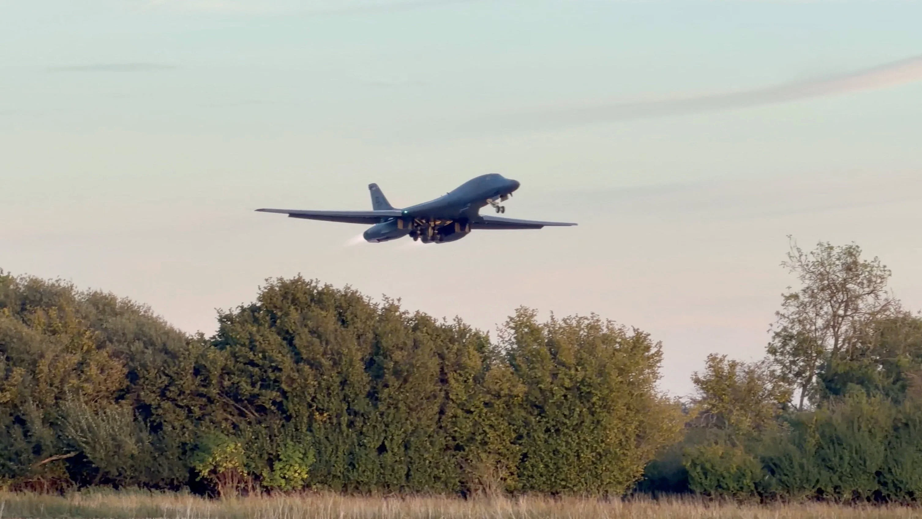 A B-1 bomber takes off from RAF Fairford airbase