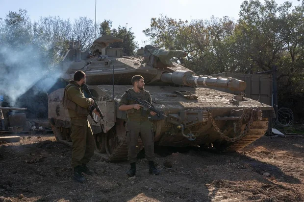 IDF reinforces troops on Golan Heights as Syrian rebels advance | IAF strikes smuggling sites in Lebanon & Syria | 2 Druze Israelis arrested for spying for Iran