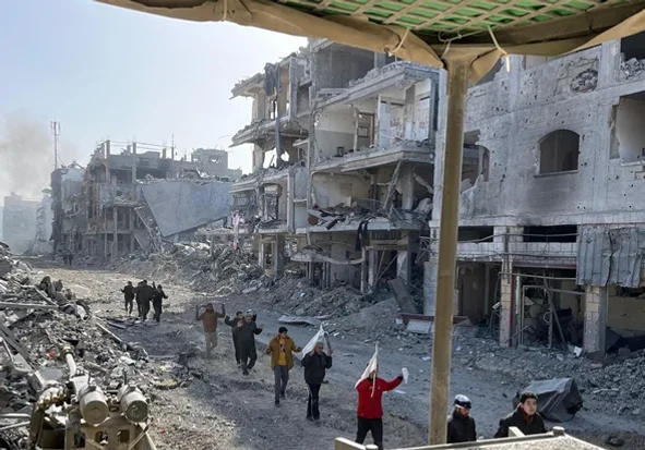 Hundreds of terrorists surrendering to IDF troops at Kamal Adwan Hospital in northern Gaza, 30.12.2024 (Photo: IDF).