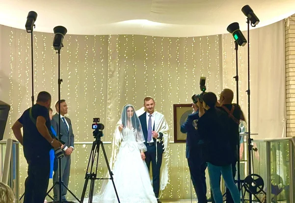 WATCH VIDEO: It’s not every day that Israel’s prime minister attends your friend’s wedding – but Bibi and Sara showed up last night
