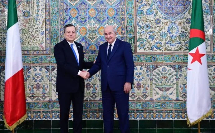 Italian Prime Minister Mario Draghi (L) and Algerian President Abdelmadjid Tebboune in Algiers, April 11, 2022 (Photo: Algerian Presidency)