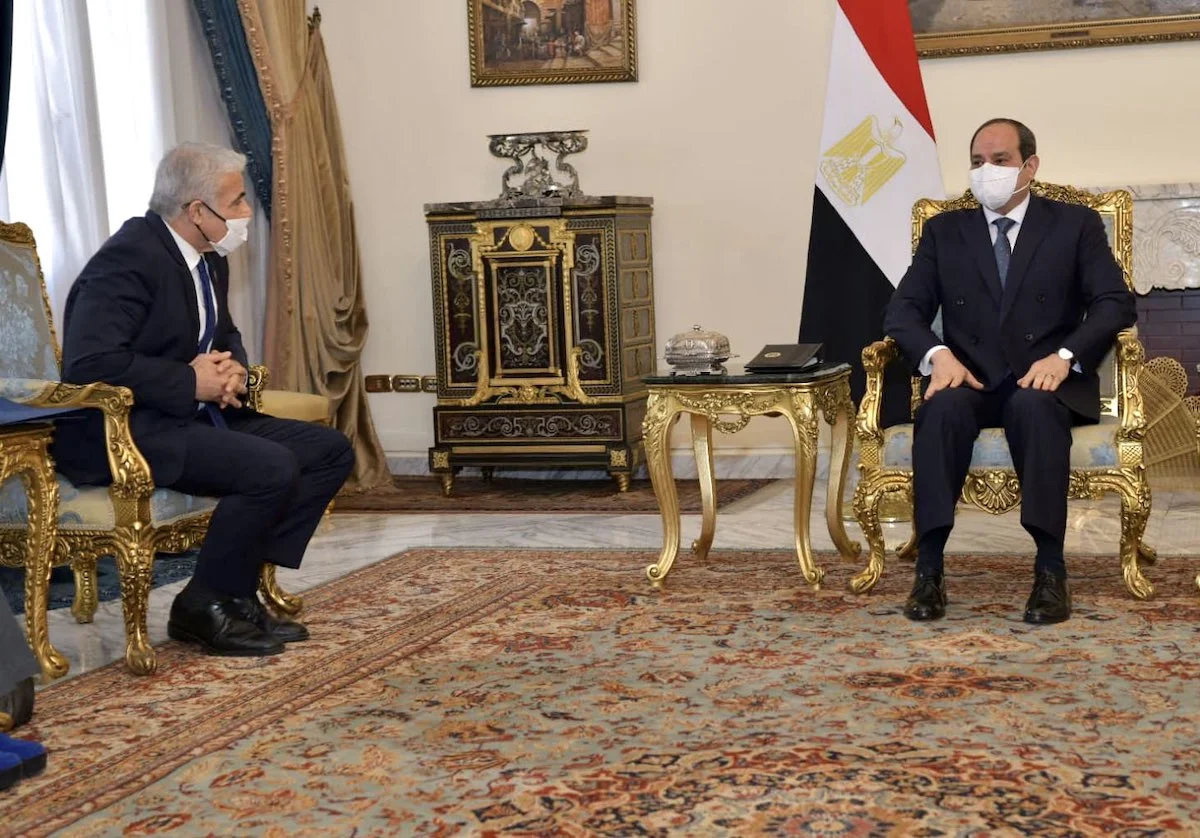 Egyptian President Abdel-Fattah el-Sisi hosts Israel Foreign Minister Yair Lapid in Cairo, Dec. 9, 2021 (Photo: Shlomi Amsalem/GPO)